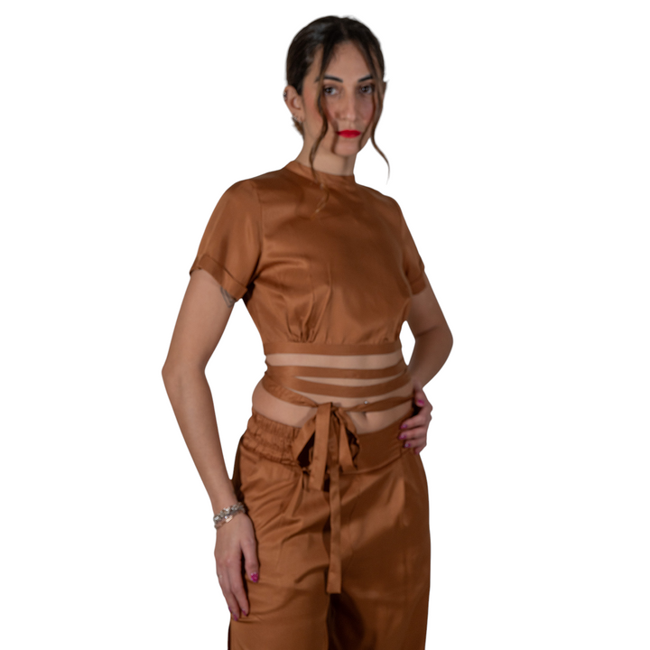 TOP À LACETS À LA TAILLE CAMEL